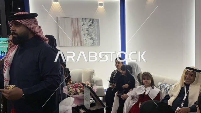 تفاعل مباشر مع الزوار فى معرض المصممين والمصممات فى المنطقة الشرقية يوم 29 من ديسمبر 2025 ، المملكة العربية السعودية، منصة إبداعية للأزياء والتصميم،  إبراز الهوية والابتكار، تجارب تذوق مميزة، أجواء راقية داخل المعرض