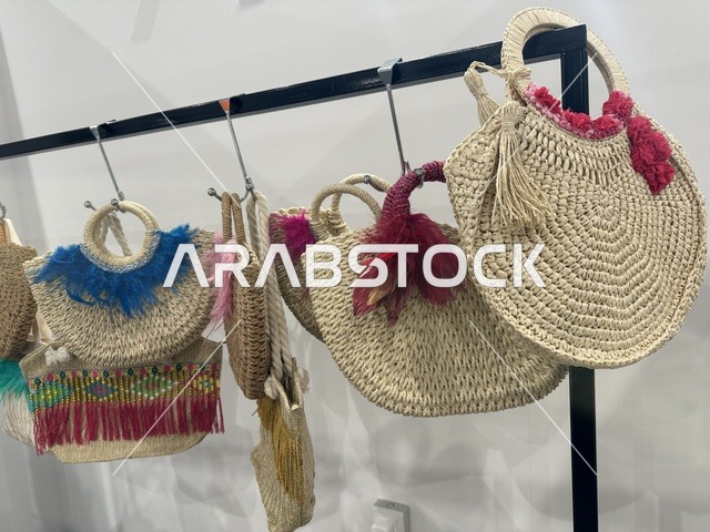 منصة إبداعية للأزياء والتصميم، معرض المصممين والمصممات فى المنطقة الشرقية يوم 29 من ديسمبر 2025 ، المملكة العربية السعودية،  تفاعل مباشر مع الزوار،  إبراز الهوية والابتكار، تجارب تذوق مميزة، أجواء راقية داخل المعرض