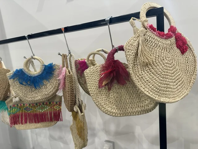 منصة إبداعية للأزياء والتصميم، معرض المصممين والمصممات فى المنطقة الشرقية يوم 29 من ديسمبر 2025 ، المملكة العربية السعودية،  تفاعل مباشر مع الزوار،  إبراز الهوية والابتكار، تجارب تذوق مميزة، أجواء راقية داخل المعرض