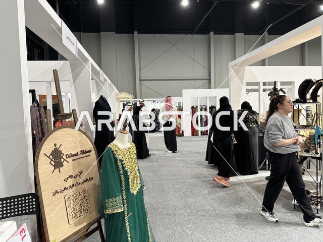 منصة إبداعية للأزياء والتصميم ، معرض المصممين والمصممات فى المنطقة الشرقية يوم 29 من ديسمبر 2025 ، المملكة العربية السعودية، إبراز الهوية والابتكار، تجارب تذوق مميزة،  تفاعل مباشر مع الزوار ، أجواء راقية داخل المعرض