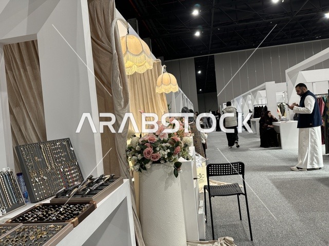 منصة إبداعية للأزياء والتصميم ، معرض المصممين والمصممات فى المنطقة الشرقية يوم 29 من ديسمبر 2025 ، المملكة العربية السعودية، إبراز الهوية والابتكار، تجارب تذوق مميزة،  تفاعل مباشر مع الزوار ، أجواء راقية داخل المعرض