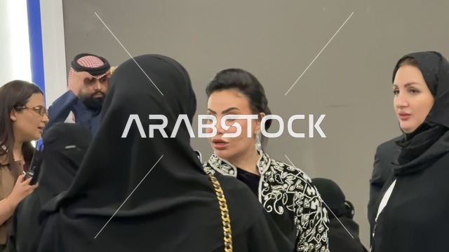 تفاعل مباشر مع الزوار فى معرض المصممين والمصممات فى المنطقة الشرقية يوم 29 من ديسمبر 2025 ، المملكة العربية السعودية، إبراز الهوية والابتكار ،  منصة إبداعية للأزياء والتصميم ،أجواء راقية داخل المعرض