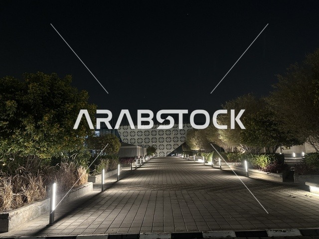 عرض تفاعلى حي  فى معرض المصممين والمصممات فى المنطقة الشرقية يوم 29 من ديسمبر 2025 ، المملكة العربية السعودية، إبراز الهوية والابتكار،  تفاعل مباشر مع الزوار ،  منصة إبداعية للأزياء والتصميم ،أجواء راقية داخل المعرض