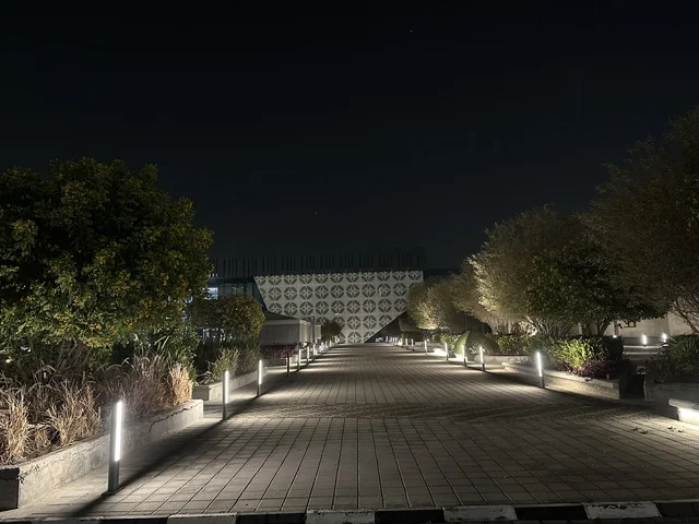 عرض تفاعلى حي  فى معرض المصممين والمصممات فى المنطقة الشرقية يوم 29 من ديسمبر 2025 ، المملكة العربية السعودية، إبراز الهوية والابتكار،  تفاعل مباشر مع الزوار ،  منصة إبداعية للأزياء والتصميم ،أجواء راقية داخل المعرض