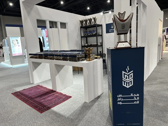 إبراز الهوية والابتكار، اجنحة متنوعة فى معرض المصممين والمصممات فى المنطقة الشرقية يوم 29 من ديسمبر 2025 ، المملكة العربية السعودية،  تفاعل مباشر مع الزوار ،  منصة إبداعية للأزياء والتصميم ،أجواء راقية داخل المعرض