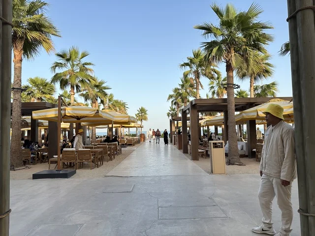 وجهة لتناول وجبة الإفطار بجانب البحر، سولت البحر وجهة ترفيهية وشاطئية عائلية تقع على طريق الكورنيش في الخبر في المملكة العربية السعودية، تجديدات إضافية وتطويرات في 3  يناير 2026، مكان صديق للحيوانات الأليفة