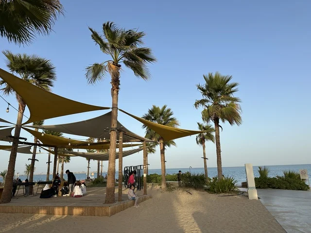 تتوفر مرافق عامة مثل المصلى ودورات المياه في سولت البحر وجهة ترفيهية وشاطئية عائلية تقع على طريق الكورنيش في الخبر في المملكة العربية السعودية، تجديدات إضافية وتطويرات في 3  يناير 2026، مكان صديق للحيوانات الأليفة