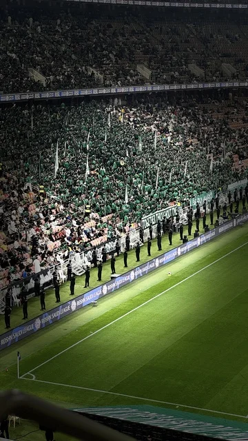 مباراة الأهلي و النصر يوم 2 يناير 2026 في دوري روشن السعودي، ملعب مدينة الملك عبدالله الرياضية (الجوهرة المشعة) في جدة