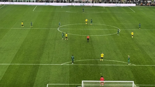 حماس الجمهور والمشجعين، فوز فريق الاهلي، مباراة الأهلي و النصر يوم 2 يناير 2026 في دوري روشن السعودي، ملعب مدينة الملك عبدالله الرياضية (الجوهرة المشعة) في جدة