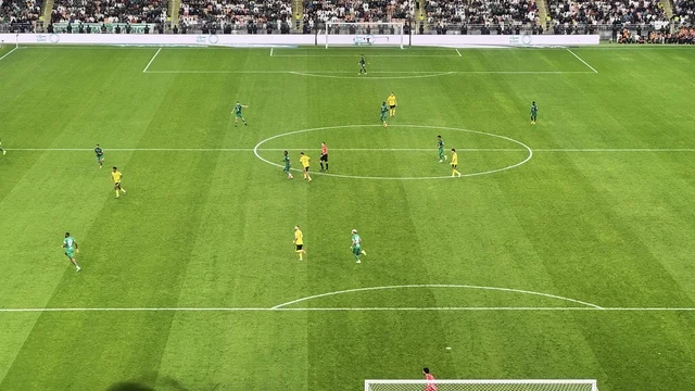 مباراة الأهلي و النصر يوم 2 يناير 2026 في دوري روشن السعودي، ملعب مدينة الملك عبدالله الرياضية (الجوهرة المشعة) في جدة