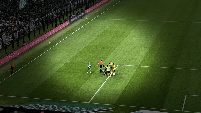 حماس الجمهور والمشجعين، فوز فريق الاهلي، مباراة الأهلي و النصر يوم 2 يناير 2026 في دوري روشن السعودي، ملعب مدينة الملك عبدالله الرياضية (الجوهرة المشعة) في جدة