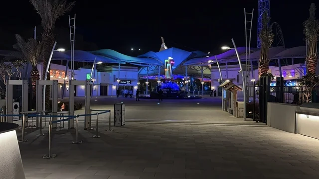 أول منتزه ترفيهي لستة أعلام خارج أميركا الشمالية، مدينة 6 فلاجز القدية في ثاني يوم من الافتتاح 1 يناير 2026 ، اكبر مشروع عملاق لمدينة ترفيهية تحمل علامة ستة أعلام التجارية في السعودية، استراتيجية رؤية السعودية 2030