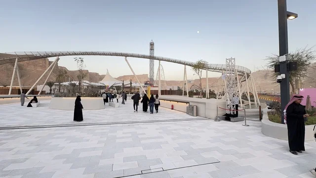 اكبر مشروع عملاق لمدينة ترفيهية تحمل علامة ستة أعلام التجارية في السعودية، أول منتزه ترفيهي لستة أعلام خارج أميركا الشمالية، مدينة 6 فلاجز القدية في ثاني يوم من الافتتاح 1 يناير 2026 ، استراتيجية رؤية السعودية 2030