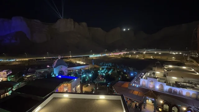 اكبر مشروع عملاق لمدينة ترفيهية تحمل علامة ستة أعلام التجارية في السعودية، أول منتزه ترفيهي لستة أعلام خارج أميركا الشمالية، مدينة 6 فلاجز القدية في ثاني يوم من الافتتاح 1 يناير 2026 ، استراتيجية رؤية السعودية 2030