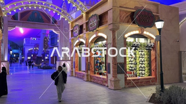 قضاء وقت ممتع مع العائلة، تجول الزوار في مدينة 6 فلاجز القدية في ثاني يوم من الافتتاح 1 يناير 2026 ، استراتيجية رؤية السعودية 2030، اكبر مشروع عملاق لمدينة ترفيهية تحمل علامة ستة أعلام التجارية في السعودية، أول منتزه ترفيهي لستة أعلام خارج أميركا الشمالية