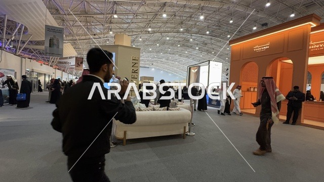 حضور لافت وتنظيم جيد في معرض العطور في الرياض أُقيمت من ديسمبر 2025 - يناير 2026 في المملكة العربية السعودية، تقدم تجربة حسية تشمل التسوق والتعلم عن صناعة العطور وورش العمل، فعاليات سنوية كبرى (معرض العود الأزرق والعطور الدولي)