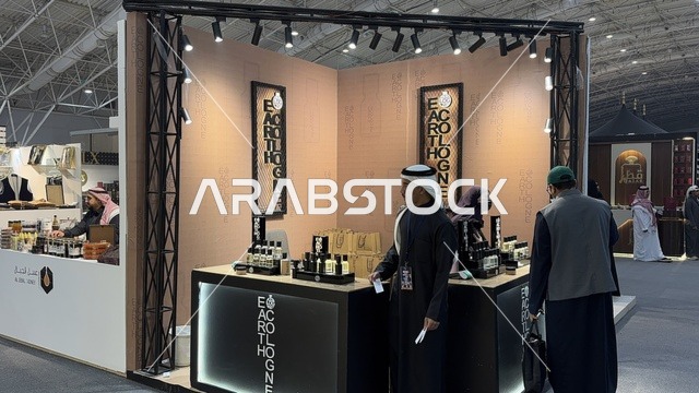 نخبة من العلامات التجارية المحلية والعالمية في معرض العود الأزرق والعطور الدولي في الرياض أُقيمت من ديسمبر 2025 - يناير 2026 في المملكة العربية السعودية،  فعاليات سنوية كبرى، تقدم تجربة حسية تشمل التسوق والتعلم عن صناعة العطور وورش العمل