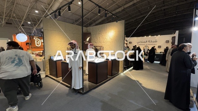معرض للمجوهرات في الشرق الأوسط، معرض العود الأزرق والعطور الدولي في الرياض أُقيمت من ديسمبر 2025 - يناير 2026 في المملكة العربية السعودية،  فعاليات سنوية كبرى، تقدم تجربة حسية تشمل التسوق والتعلم عن صناعة العطور وورش العمل