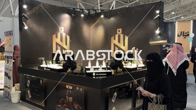 العود هو أحد أندر المكونات وأكثرها تكلفة، تجربة حسية تشمل التسوق والتعلم عن صناعة العطور وورش العمل، معرض العود الأزرق والعطور الدولي في الرياض أُقيمت من ديسمبر 2025 - يناير 2026 في المملكة العربية السعودية،  فعاليات سنوية كبرى