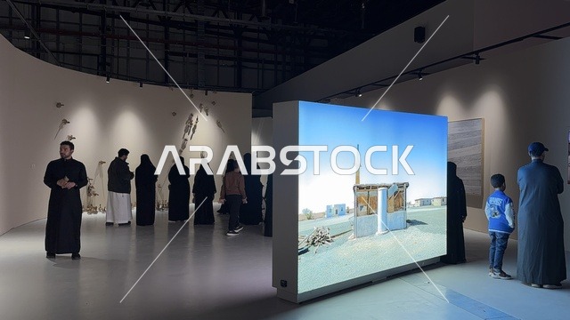 فنون أدائية وموسيقية تعكس التبادل الثقافي والحضاري ، فعالية بين ثقافتين (السعودية والصين) في قاعة  الملفى بمدينة مسك بالرياض يوم 24 ديسمبر 2025  ، تجربة الشارع الصيني، معرض فني مشترك ، عروض فنية حية