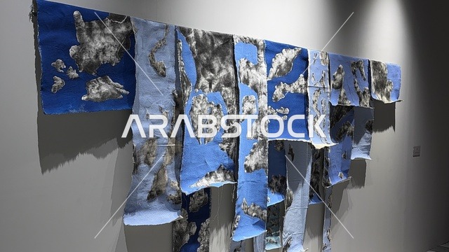 تجربة بصرية متكاملة، معرض فني مشترك ، فنون أدائية وموسيقية تعكس التبادل الثقافي والحضاري ، فعالية بين ثقافتين (السعودية والصين) في قاعة  الملفى بمدينة مسك بالرياض يوم 24 ديسمبر 2025  ، تجربة الشارع الصيني، معرض فني مشترك ، عروض فنية حية