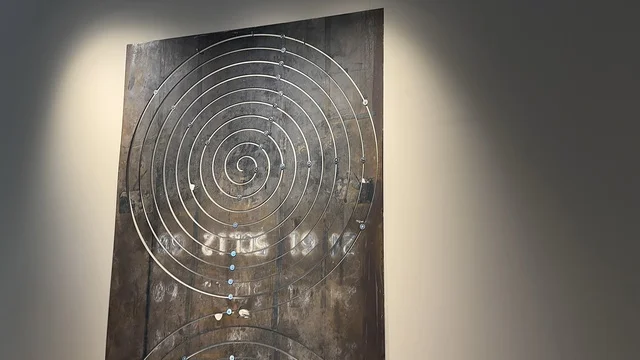 A joint art exhibition, performing and musical arts reflecting cultural and civilizational exchange, an event between two cultures (Saudi Arabia and China) at the Al-Malfa Hall in the city of Misk, Riyadh, on December 24, 2025, Chinese street experience, joint art exhibition, live artistic performances.