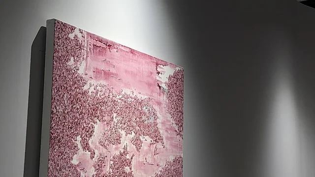 فنون أدائية وموسيقية تعكس التبادل الثقافي والحضاري ، تجربة بصرية متكاملة، معرض فني مشترك ، فعالية بين ثقافتين (السعودية والصين) في قاعة  الملفى بمدينة مسك بالرياض يوم 24 ديسمبر 2025  ، تجربة الشارع الصيني، عروض فنية حية