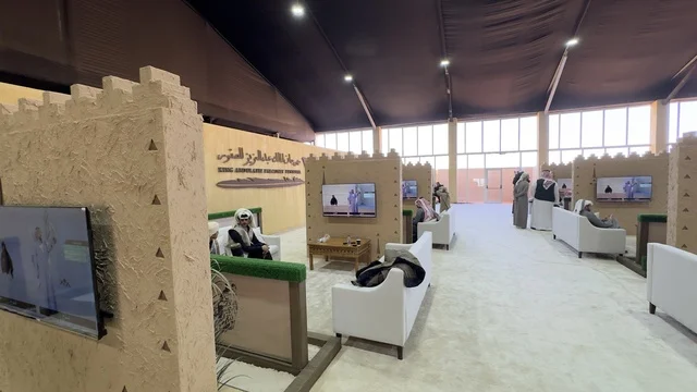 مشاركة واسعة من الصقارين فى مهرجان الملك عبدالعزيز للصقور – الرياض، المملكة العربية السعودية يوم 4 من يناير 2026 ، فعالية تراثية وطنية تعكس ثقافة الصقارة السعودية، عروض ومنافسات للصقور،  أجواء تراثية تجمع الأصالة والهوية، أحد أبرز المهرجانات الثقافية في المملكة