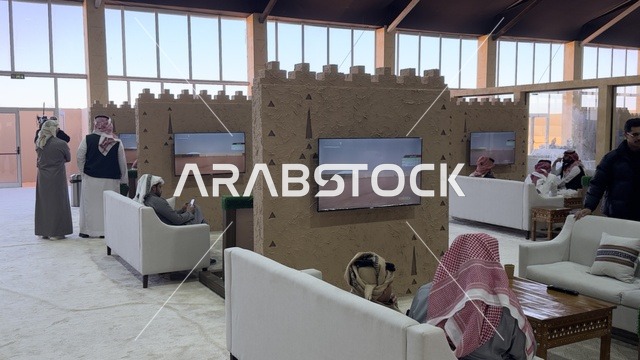 مشاركة واسعة من الصقارين فى مهرجان الملك عبدالعزيز للصقور – الرياض، المملكة العربية السعودية يوم 4 من يناير 2026 ، فعالية تراثية وطنية تعكس ثقافة الصقارة السعودية، عروض ومنافسات للصقور،  أجواء تراثية تجمع الأصالة والهوية، أحد أبرز المهرجانات الثقافية في المملكة