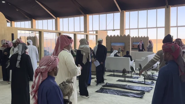 مشاركة واسعة من الصقارين فى مهرجان الملك عبدالعزيز للصقور – الرياض، المملكة العربية السعودية يوم 4 من يناير 2026 ، فعالية تراثية وطنية تعكس ثقافة الصقارة السعودية، عروض ومنافسات للصقور،  أجواء تراثية تجمع الأصالة والهوية، أحد أبرز المهرجانات الثقافية في المملكة