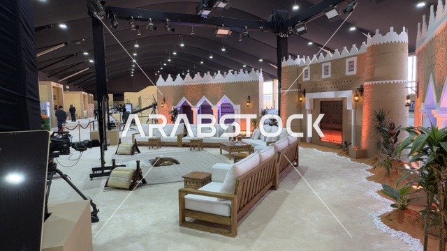 أحد أبرز المهرجانات الثقافية في المملكة، مهرجان الملك عبدالعزيز للصقور – الرياض، المملكة العربية السعودية يوم 4 من يناير 2026 ، فعالية تراثية وطنية تعكس ثقافة الصقارة السعودية،  أجواء تراثية تجمع الأصالة والهوية، عروض ومنافسات للصقور، مشاركة واسعة من الصقارين