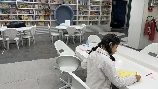 أنشطة تعليمية وتفاعلية لجميع الفئات، بيت الثقافة فى الدمام بالمنطقة الشرقية، المملكة العربية السعودية، مكتبة الدمام العامة ،معلم ثقافي ومعرفي يعزز الإبداع والفنون، فعاليات ثقافية ومجتمعية متنوعة، مساحات للمعارض وورش العمل ، بيئة ملهمة تجمع الثقافة والمعرفة والفن. أنشطة تعليمية وتفاعلية لجميع الفئات، بيت الثقافة فى الدمام بالمنطقة الشرقية، المملكة العربية السعودية، مكتبة الدمام العامة ،معلم ثقافي ومعرفي يعزز الإبداع والفنون، فعاليات ثقافية ومجتمعية متنوعة، مساحات للمعارض وورش العمل ، بيئة ملهمة تجمع الثقافة والمعرفة والفن.