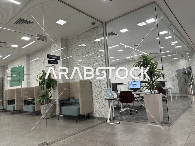 مساحات للمعارض وورش العمل ، بيت الثقافة فى الدمام بالمنطقة الشرقية، المملكة العربية السعودية،  مكتبة الدمام العامة ،معلم ثقافي ومعرفي يعزز الإبداع والفنون، فعاليات ثقافية ومجتمعية متنوعة،   أنشطة تعليمية وتفاعلية لجميع الفئات، بيئة ملهمة تجمع الثقافة والمعرفة والفن.