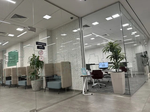 مساحات للمعارض وورش العمل ، بيت الثقافة فى الدمام بالمنطقة الشرقية، المملكة العربية السعودية،  مكتبة الدمام العامة ،معلم ثقافي ومعرفي يعزز الإبداع والفنون، فعاليات ثقافية ومجتمعية متنوعة،   أنشطة تعليمية وتفاعلية لجميع الفئات، بيئة ملهمة تجمع الثقافة والمعرفة والفن.