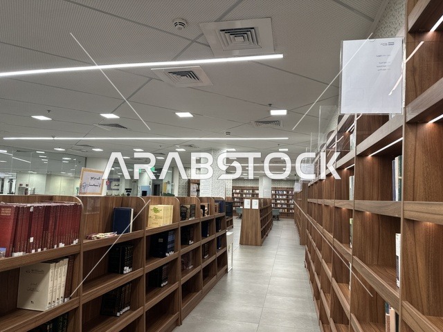 مكتبة الدمام العامة ،معلم ثقافي ومعرفي يعزز الإبداع والفنون، بيت الثقافة فى الدمام بالمنطقة الشرقية، المملكة العربية السعودية، فعاليات ثقافية ومجتمعية متنوعة،  مساحات للمعارض وورش العمل ، أنشطة تعليمية وتفاعلية لجميع الفئات، بيئة ملهمة تجمع الثقافة والمعرفة والفن.