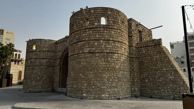 باب مكة البوابة الشرقية لمدينة جدة القديمة، الفنون المعمارية في المدينة التاريخية في جدة،الحارات والتصاميم الشعبية، الأماكن السياحية في المملكة العربية السعودية، المباني الأثرية القديمة، مشاريع إعادة إحياء المنطقة