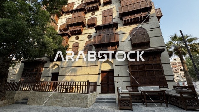 الشرفات والنوافذ الخشبية، الفنون المعمارية في المدينة التاريخية في جدة، الحارات والتصاميم الشعبية، الأماكن السياحية في المملكة العربية السعودية، المباني الأثرية القديمة، مشاريع إعادة إحياء المنطقة