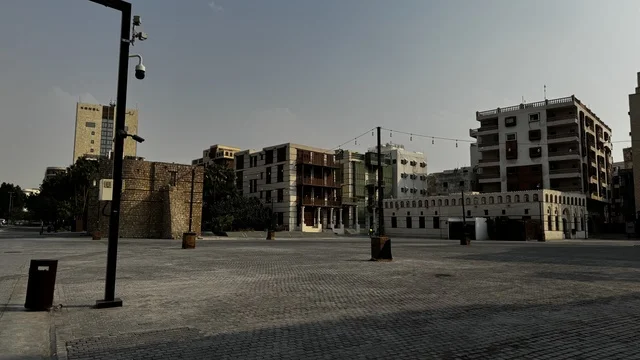 مجموعة من الفنادق التراثية والمقاهي العصرية، الفنون المعمارية في المدينة التاريخية في جدة،الحارات والتصاميم الشعبية، الأماكن السياحية في المملكة العربية السعودية، المباني الأثرية القديمة، مشاريع إعادة إحياء المنطقة