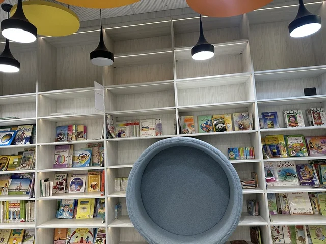 بيئة ملهمة تجمع الثقافات والمعرفة والفن ، بيت الثقافة فى الدمام بالمنطقة الشرقية، المملكة العربية السعودية،  مكتبة الدمام العامة ،فعاليات ثقافية ومجتمعية متنوعة،   أنشطة تعليمية وتفاعلية لجميع الفئات، معلم ثقافي ومعرفي يعزز الإبداع والفنون، مساحات للمعارض وورش العمل .