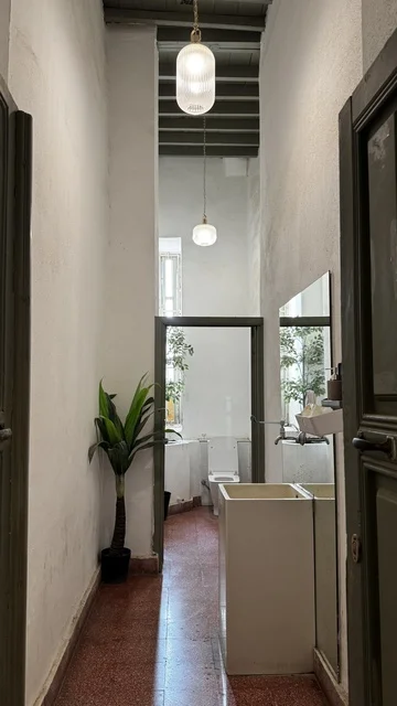 المرحاض الحمام في متحف في جدة التاريخية في المملكة العربية السعودية،  معلومات في إطار تعليمي أو بحثي، المستندات الشخصية والرسمية، مقتنيات تذكارية وعناصر ذات قيمة ثقافية.