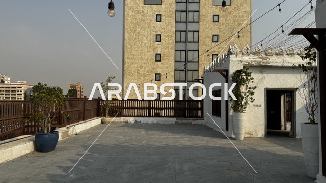 الدرابزين نمط معماري شائع في المناطق التقليدية، مقتنيات تذكارية وعناصر ذات قيمة ثقافية، متحف في جدة التاريخية في المملكة العربية السعودية،  معلومات في إطار تعليمي أو بحثي، المستندات الشخصية والرسمية