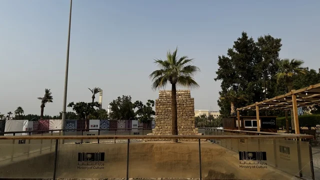 الاهتمام بزراعة أشجار النخيل ،  معالم تاريخية في جدة البلد ، المدينة التاريخية في جدة بتصميم معماري عربي و إسلامي قديم ، أماكن سياحية تاريخية في المملكة العربية السعودية ،  المباني الأثرية في البلد التاريخي