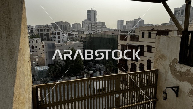 بيوت برجية  بنيت من الحجر المرجاني،  معالم تاريخية في جدة البلد ، المدينة التاريخية في جدة بتصميم معماري عربي و إسلامي قديم ، أماكن سياحية تاريخية في المملكة العربية السعودية ،  المباني الأثرية في البلد التاريخي