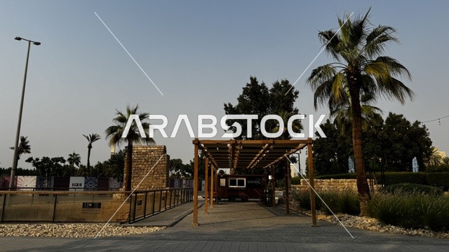 الاهتمام بزراعة أشجار النخيل ،  معالم تاريخية في جدة البلد ، المدينة التاريخية في جدة بتصميم معماري عربي و إسلامي قديم ، أماكن سياحية تاريخية في المملكة العربية السعودية ،  المباني الأثرية في البلد التاريخي
