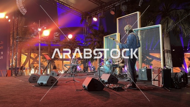 عرض موسيقي غنائي  فى مهرجان للطعام فى حدائق إثراء الخارجية بالظهران، الشرقية ، المملكة العربية السعودية، يوم 28 من ديسمبر 2025 ،  تجربة تذوق عالمية ، جلسات خارجية ممتعه، مطاعم دولية ومحلية ، أجواء عائلية وترفيهية