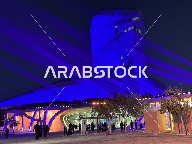 مهرجان للطعام فى حدائق إثراء الخارجية بالظهران، الشرقية ، المملكة العربية السعودية، يوم 28 من ديسمبر 2025 ،  تجربة تذوق عالمية ، أجواء عائلية وترفيهية، جلسات خارجية ممتعه، مطاعم دولية ومحلية