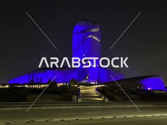 A food festival in the outdoor gardens of Ithra in Dhahran, Eastern Province, Saudi Arabia, on December 28, 2025, featuring a global tasting experience, family-friendly and entertaining atmosphere, enjoyable outdoor seating, and international and local restaurants.