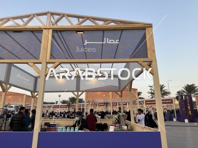 تجربة تذوق عالمية فى المطاعم الدولية والمحلية  بمهرجان للطعام فى حدائق إثراء الخارجية بالظهران، الشرقية ، المملكة العربية السعودية، يوم 28 من ديسمبر 2025  ، أجواء عائلية وترفيهية، جلسات خارجية ممتعه