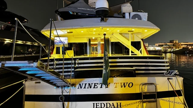 Modern yacht marinas and advanced marine services, the yacht club in Jeddah, Saudi Arabia, upscale tourist and recreational facilities, a coastal marine destination on the Red Sea coast, restaurants and cafes overlooking the marina, contemporary architectural design, luxurious atmosphere combining entertainment and relaxation.