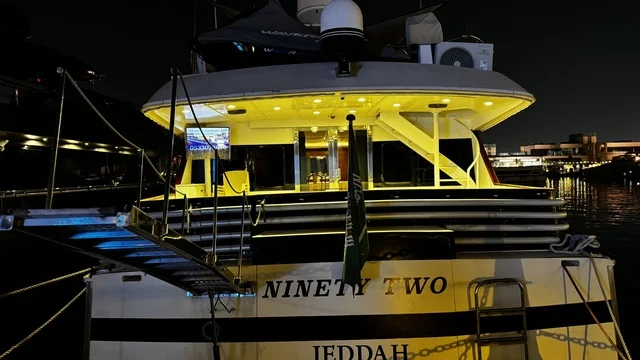 Modern yacht marinas and advanced marine services, the yacht club in Jeddah, Saudi Arabia, upscale tourist and recreational facilities, a coastal marine destination on the Red Sea coast, restaurants and cafes overlooking the marina, contemporary architectural design, luxurious atmosphere combining entertainment and relaxation.